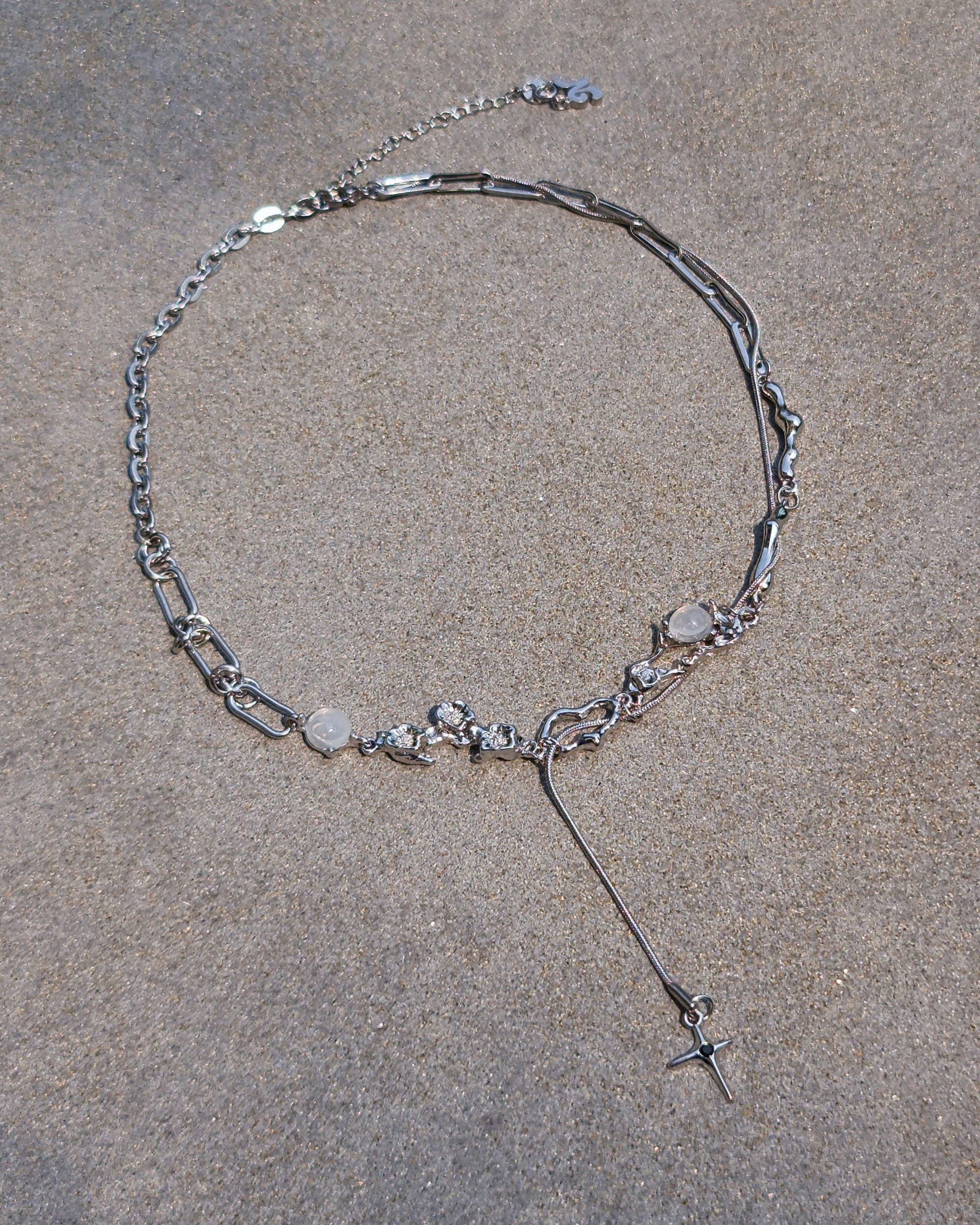 Arctic Flower Star Necklace - Nikaneko