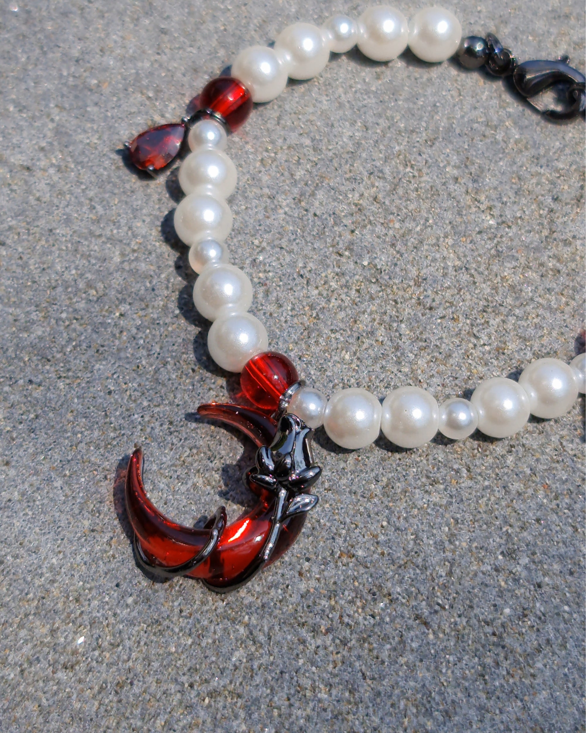 Blood Moon Bracelet - Nikaneko
