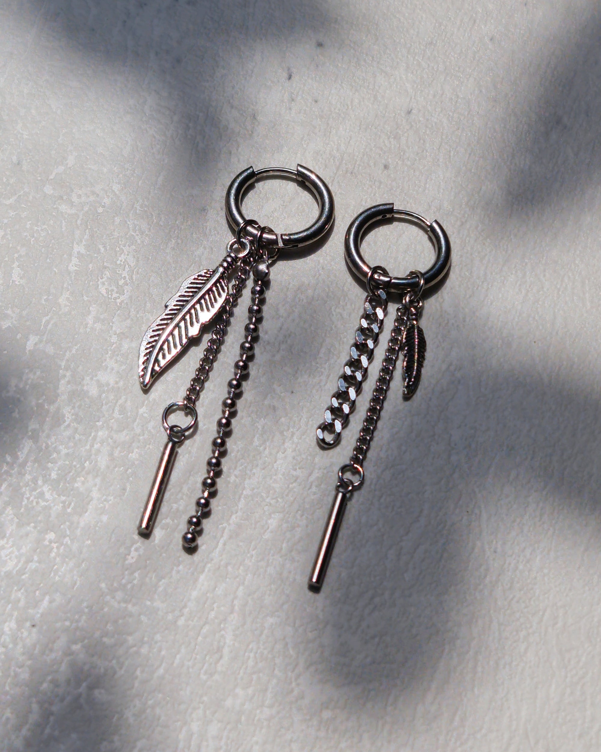 Feather and Chain Mismatched Earrings - Nikaneko