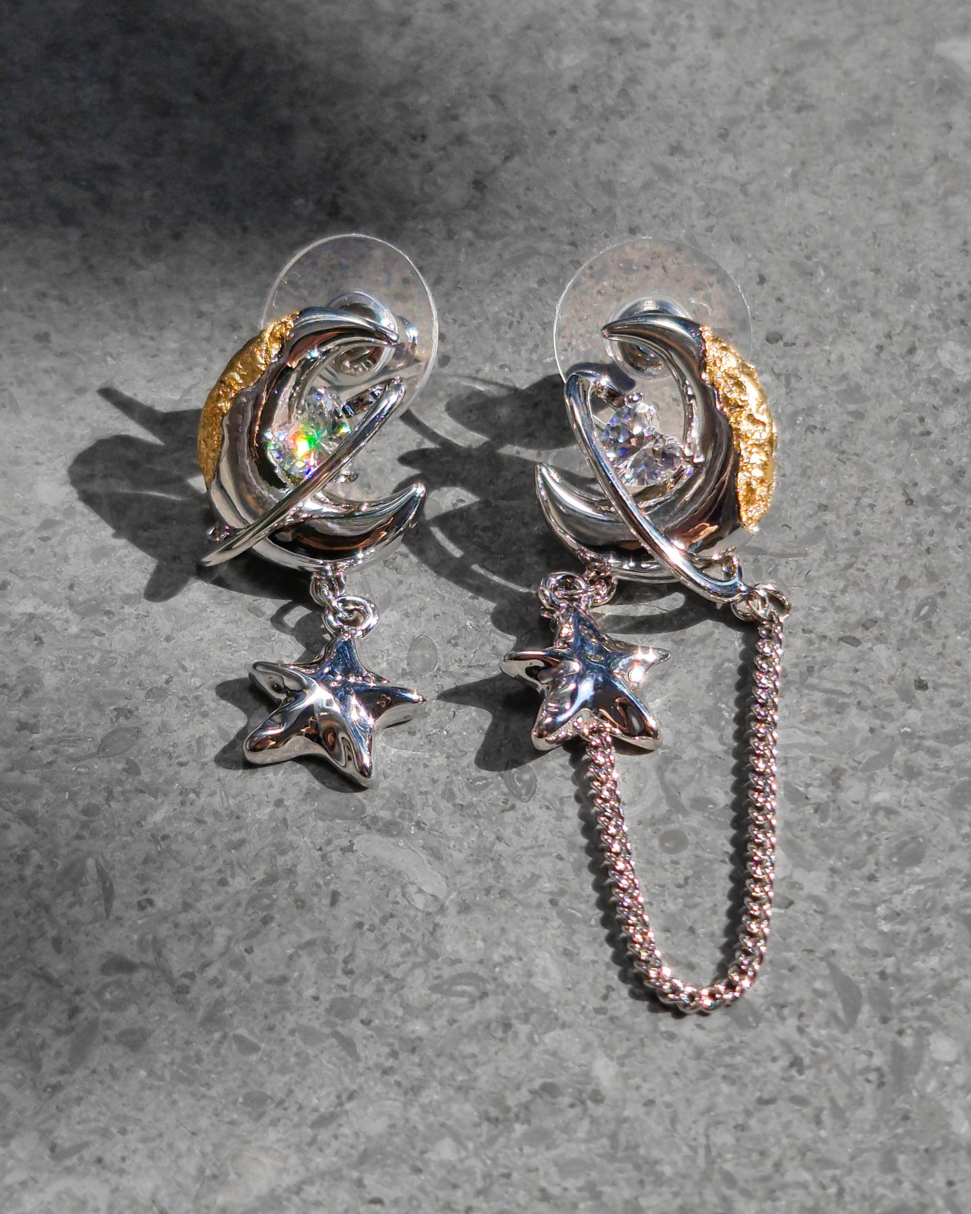 Moon Orbit Mismatched Earrings - Nikaneko